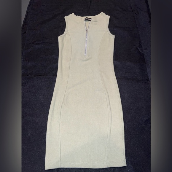 PrettyLittleThing Dresses & Skirts - PrettyLittleThing Sage Green Thick Rib Contour Detail Zip Neck Bodycon Dress